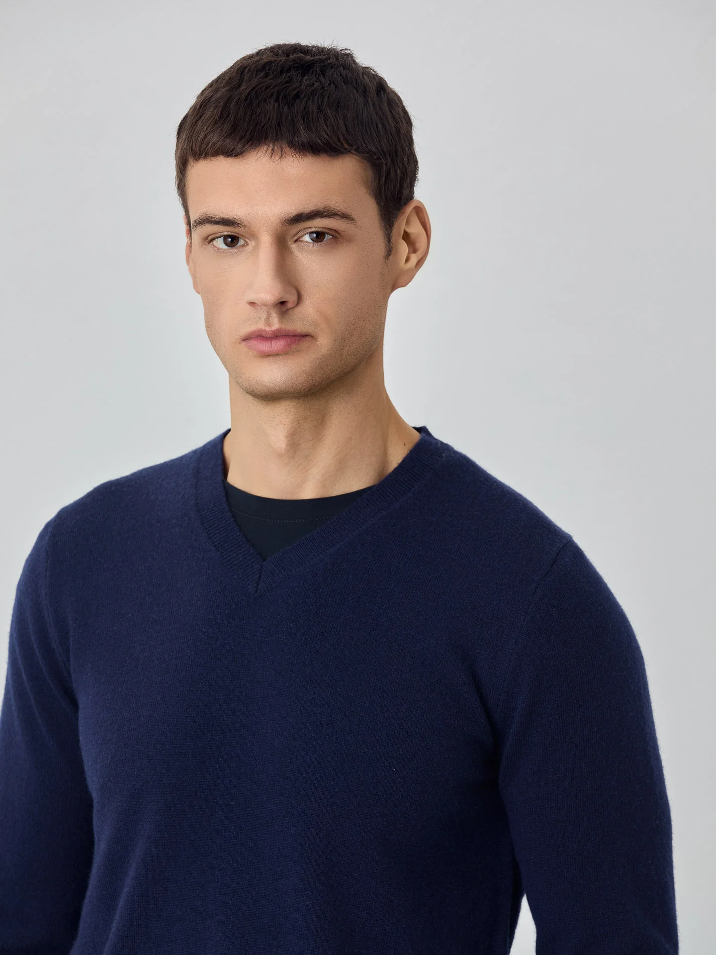 Machine Washable V-Neck Sweater With Long Sleeves In Lambswool Blend - Image 5